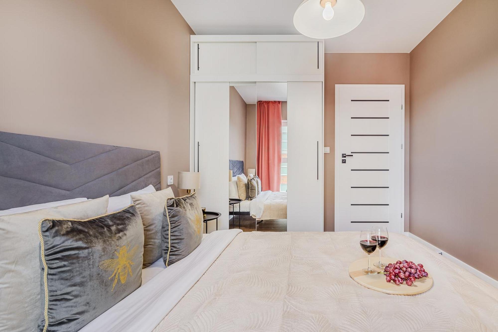Lumina Luxury 3-rooms With Parking Apartment Lodz (Lodz)