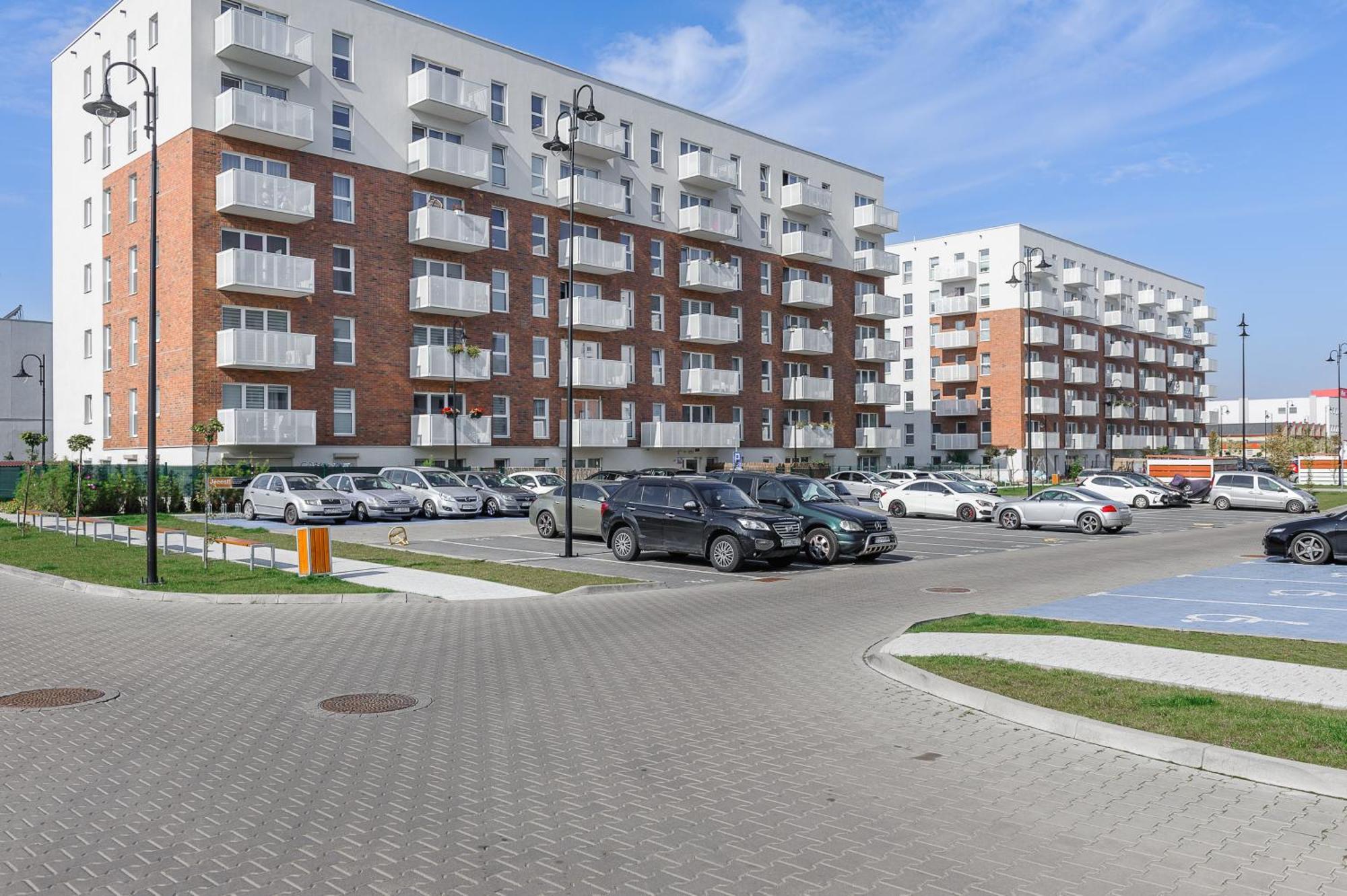 Lumina Luxury 3-rooms With Parking