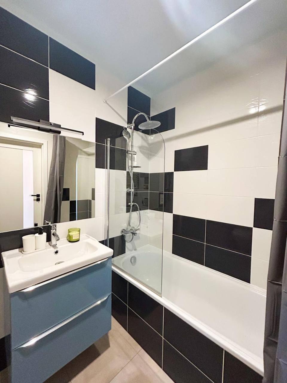 Lumina Luxury 3-rooms With Parking Apartment Lodz (Lodz)